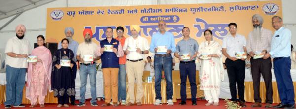 On this occasion different products, booklets and publications prepared by the scientists of the university were launched by eminent personalities
